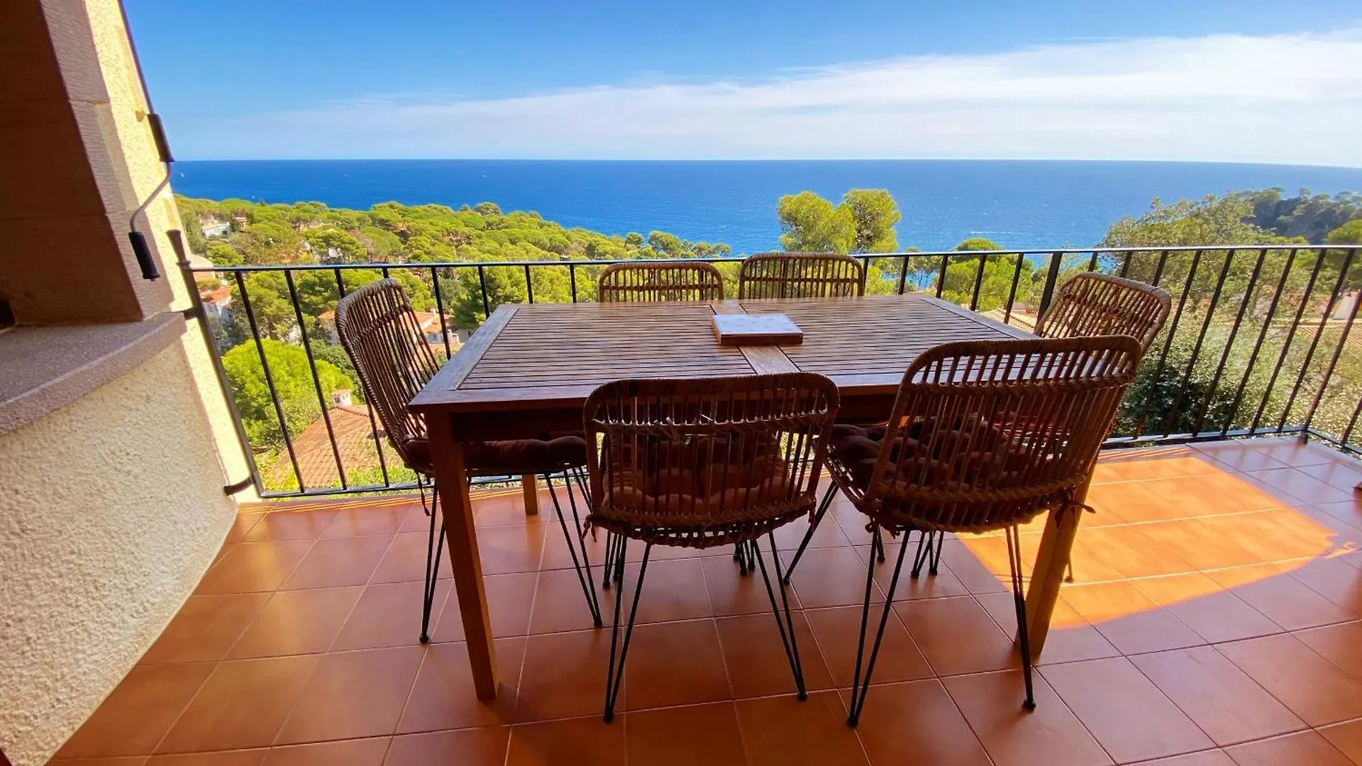 Spectacular Mediterranean View! contacts